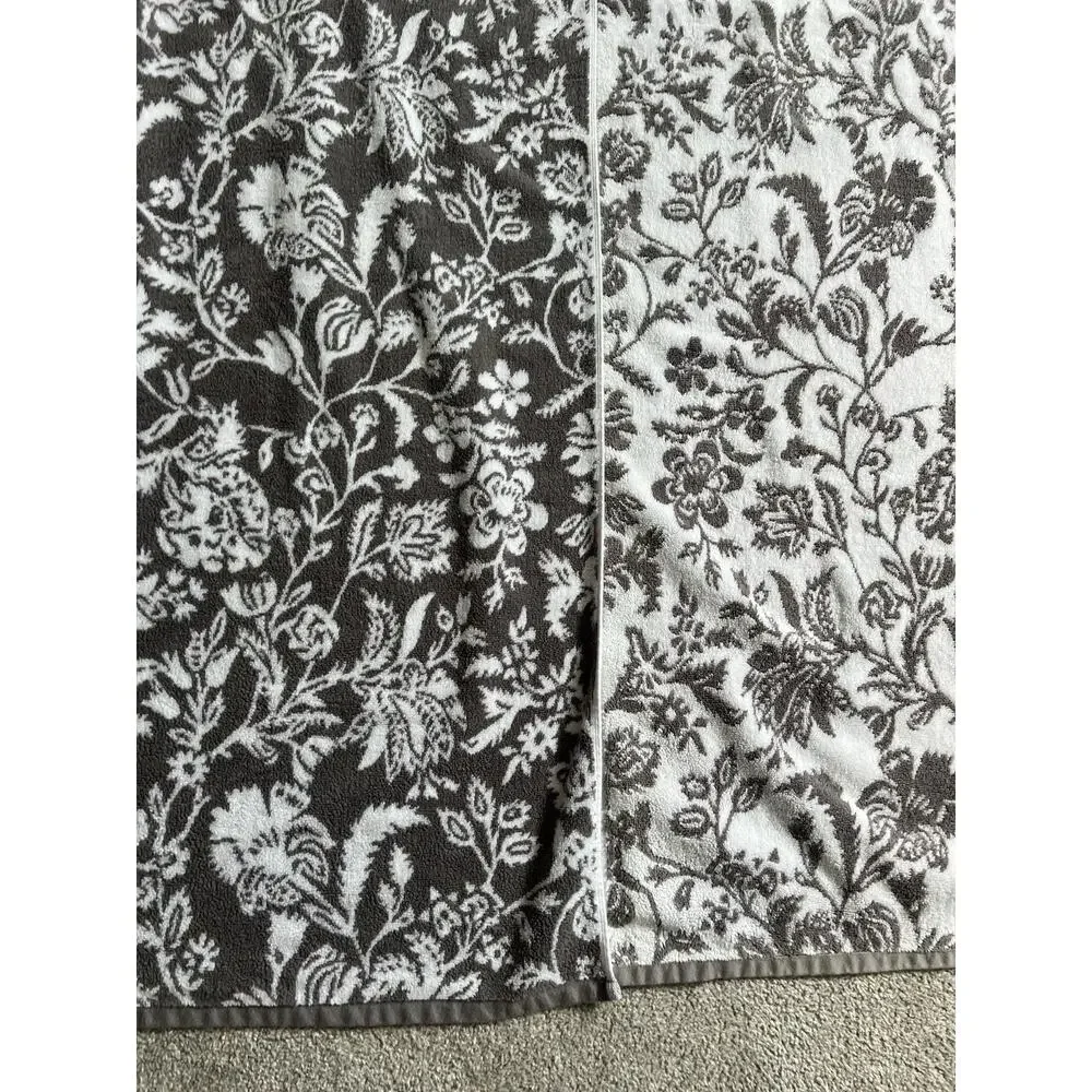 2 Threshold Performance Cotton Reversible Floral Bath Towel Gray White 61 x 31